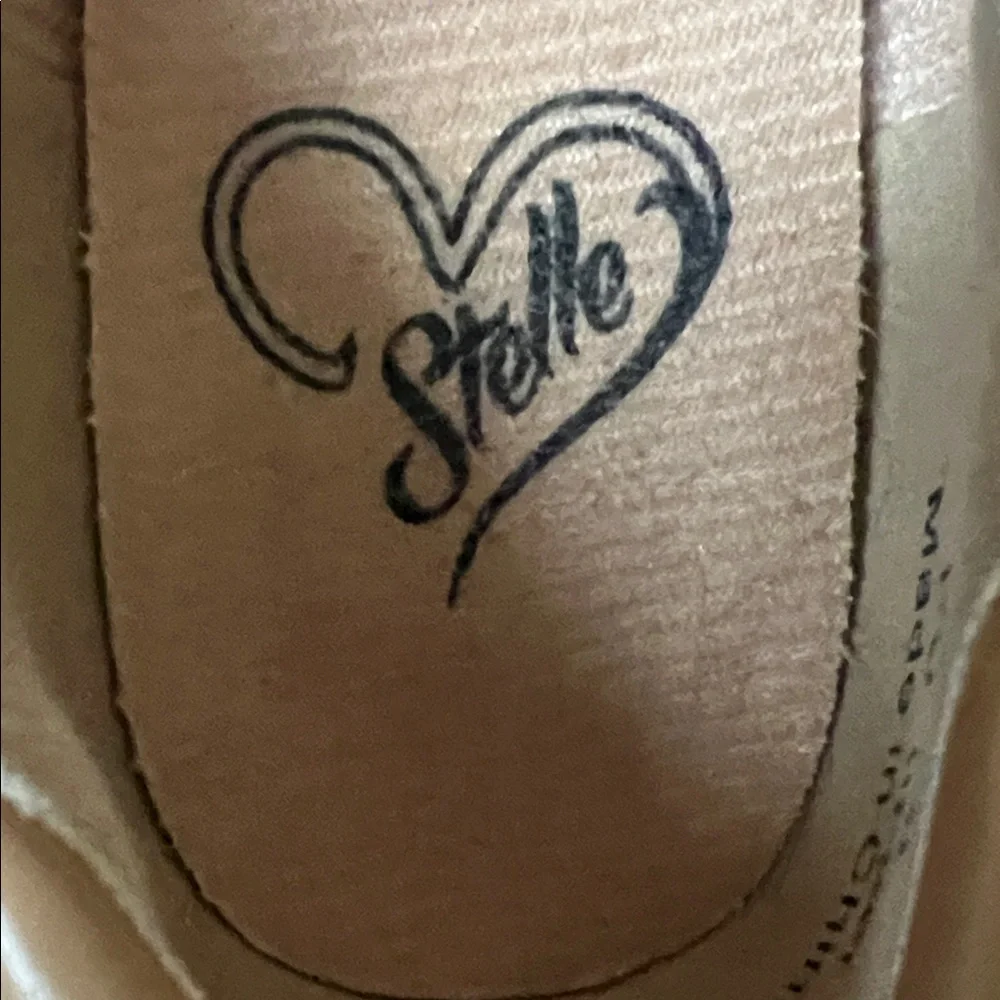 Tap Dance Shoes for Girls' Tan Mary Jane Style with Scalloped Edge